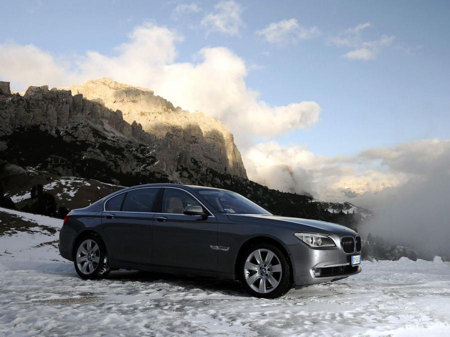  BMW 750i xDrive 2008 года  (фото 4 из 5)